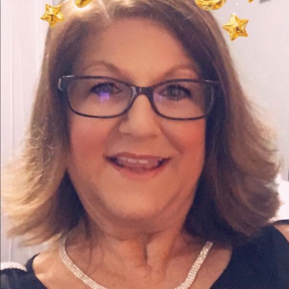 Meet your Posher, Angela